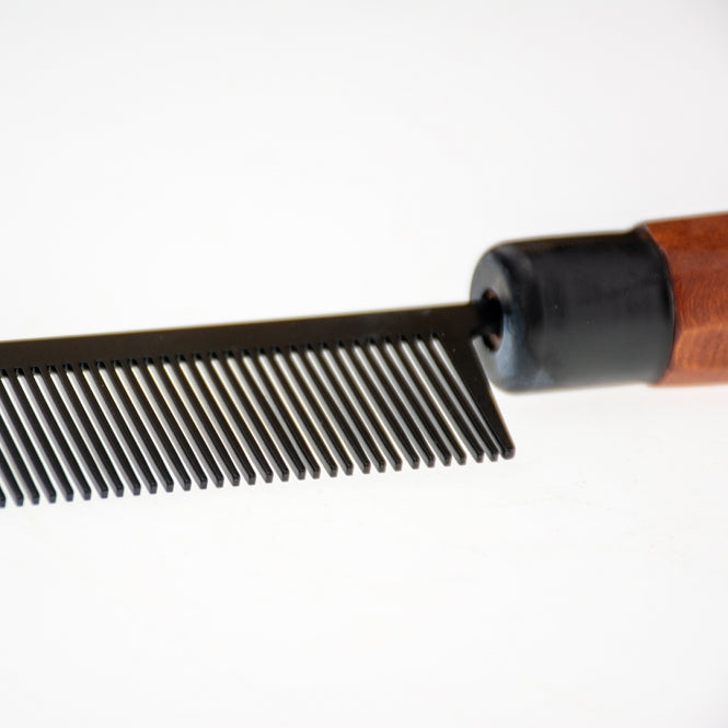 EBI Noir Japandi detangling comb