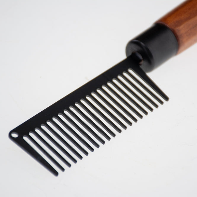 EBI Noir Japandi detangling comb