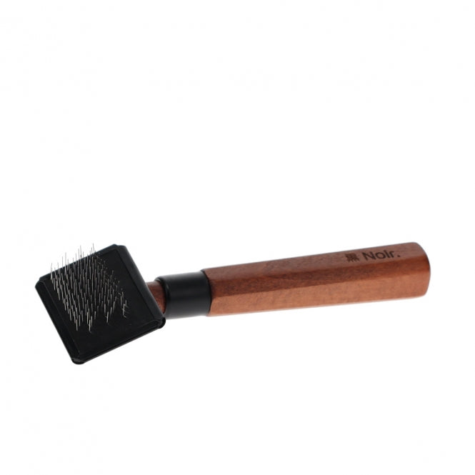 EBI Noir Japandi Slicker Brush