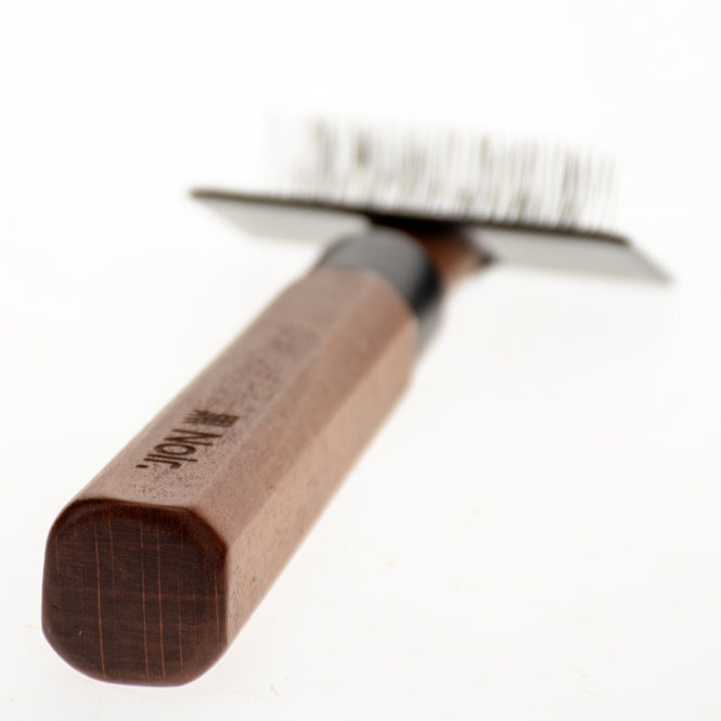 EBI Noir Japandi Slicker Brush