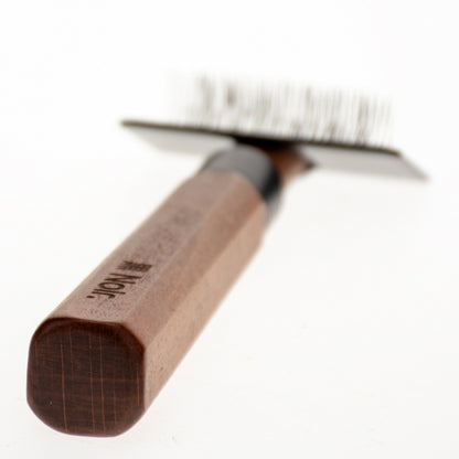 EBI Noir Japandi Slicker Brush