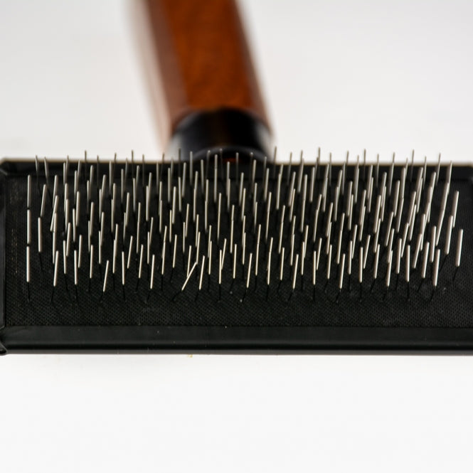 EBI Noir Japandi Slicker Brush